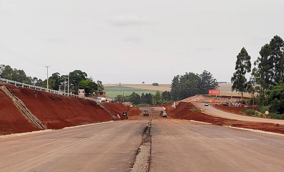 PR-445 terá pare e siga nos próximos dias para içamento de vigas em pontes e viadutos - Ponte sobre o Rio Apucaraninha