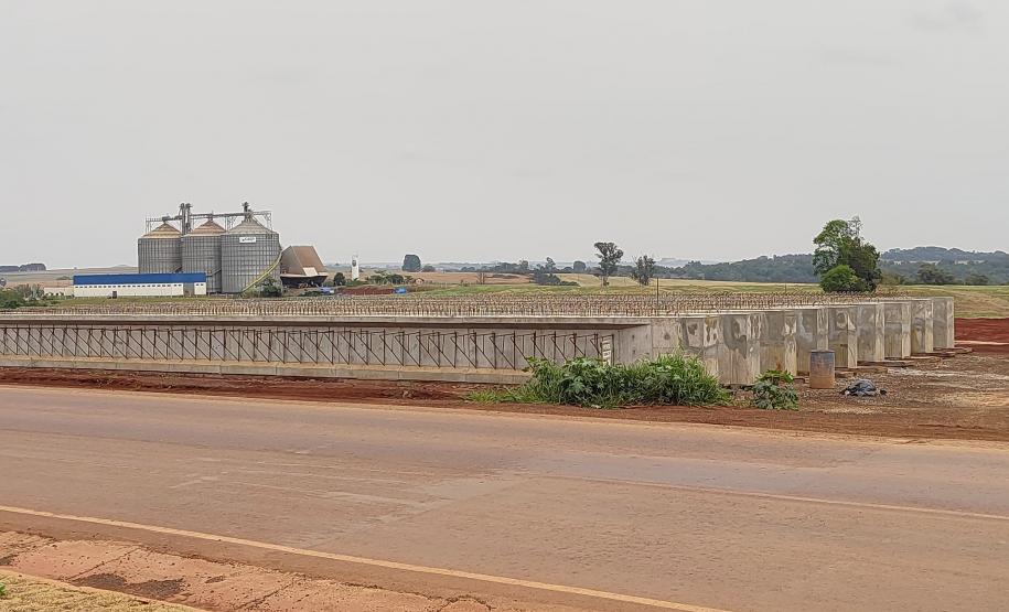 PR-445 terá pare e siga nos próximos dias para içamento de vigas em pontes e viadutos - Ponte sobre o Rio Apucaraninha