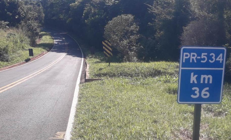PR-534 entre Centenário do Sul e Miraselva recebe serviços de segurança viária