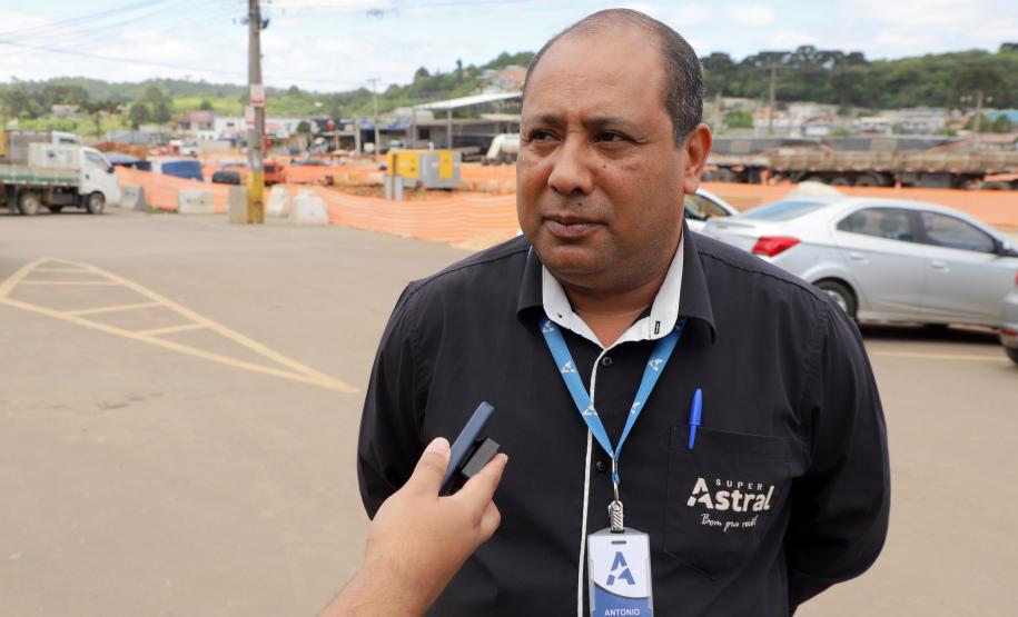 Nova Rodovia dos Minérios: duplicação transforma a vida de comerciantes e moradores. Na foto, Antonio Santos.