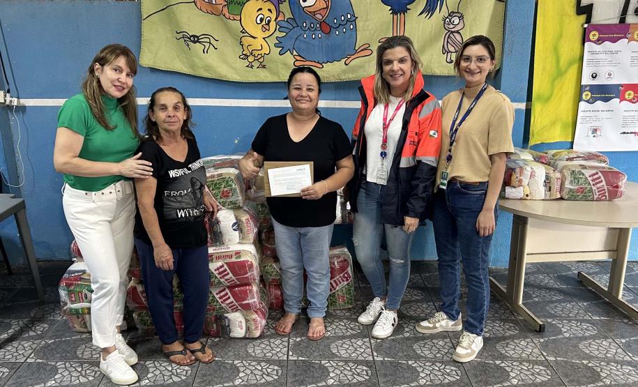 Cestas básicas sendo distribuídas em Paranaguá