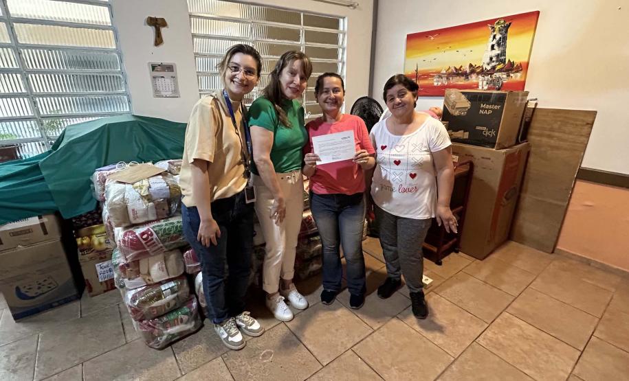 Cestas básicas sendo distribuídas em Paranaguá