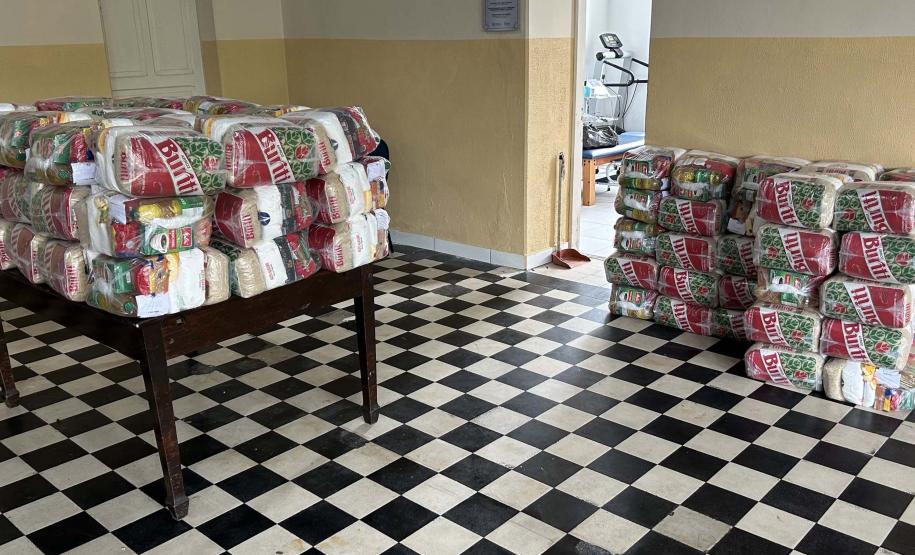 Cestas básicas sendo distribuídas em Paranaguá