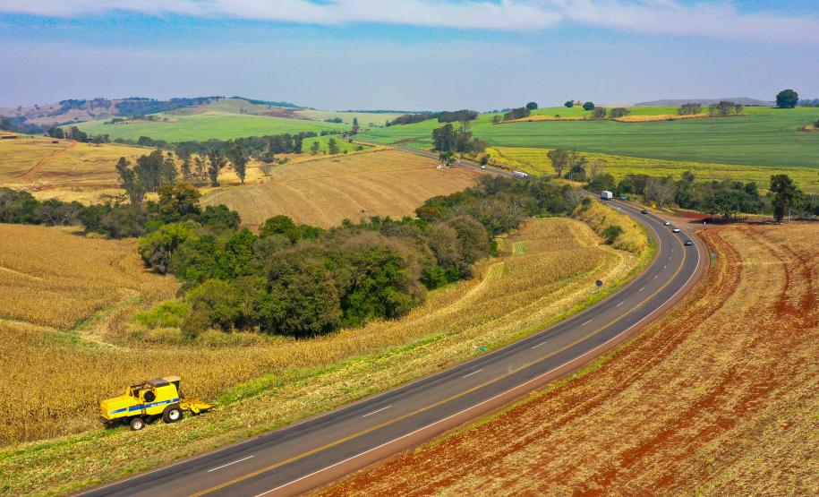 Na foto, PR-323 entre Londrina e São Paulo