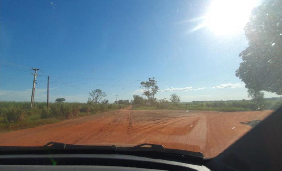 estrada entre Marilena e Porto Maringá