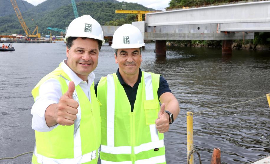 O secretário de Estado da Infraestrutura e Logística, Sandro Alex, O diretor-presidente do DER/PR, Fernando Furiatti