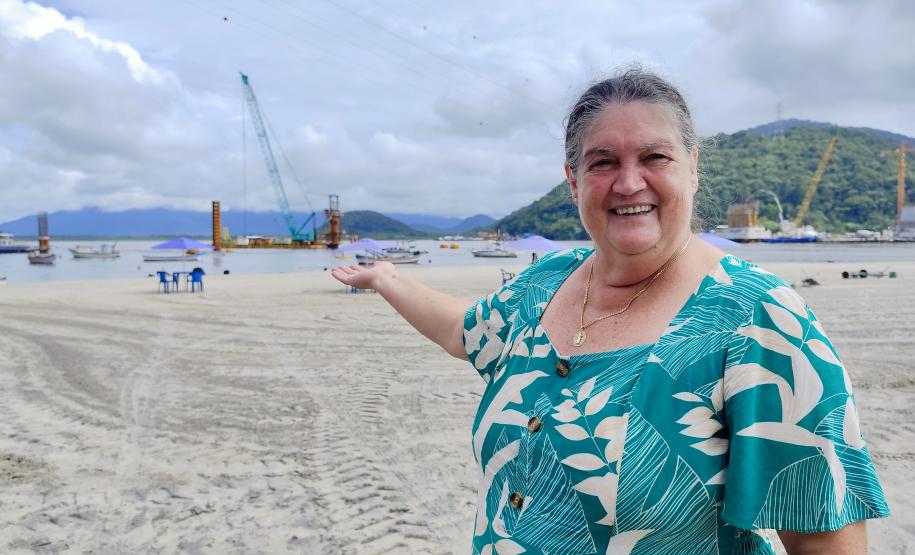 Comerciante Rosane Maria Aguiar espera comemorar o aniversário, em abril de 2026, com a conclusão da obra da ponte de Guaratuba