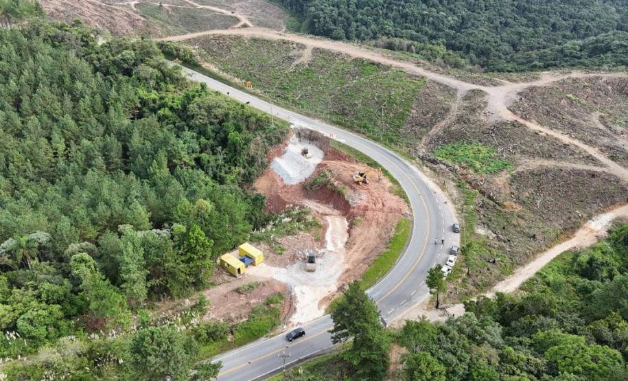 Obras na PR-092 em Rio Branco do Sul