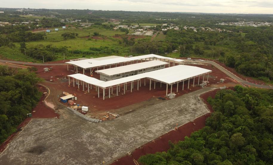 obras na Perimetral Leste de Foz