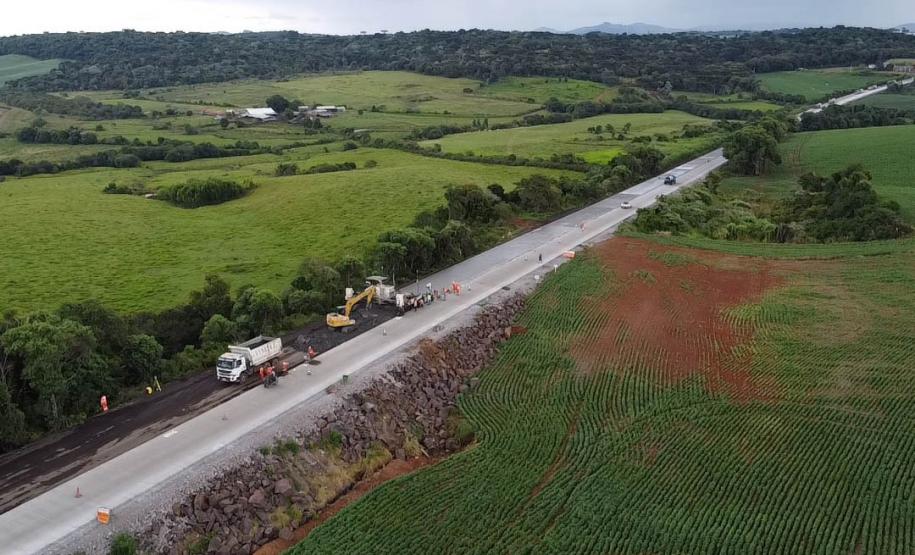 Obras na pista de concreto da PRC-280