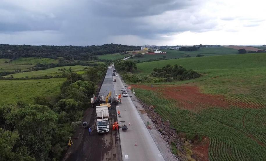 Obras na pista de concreto da PRC-280