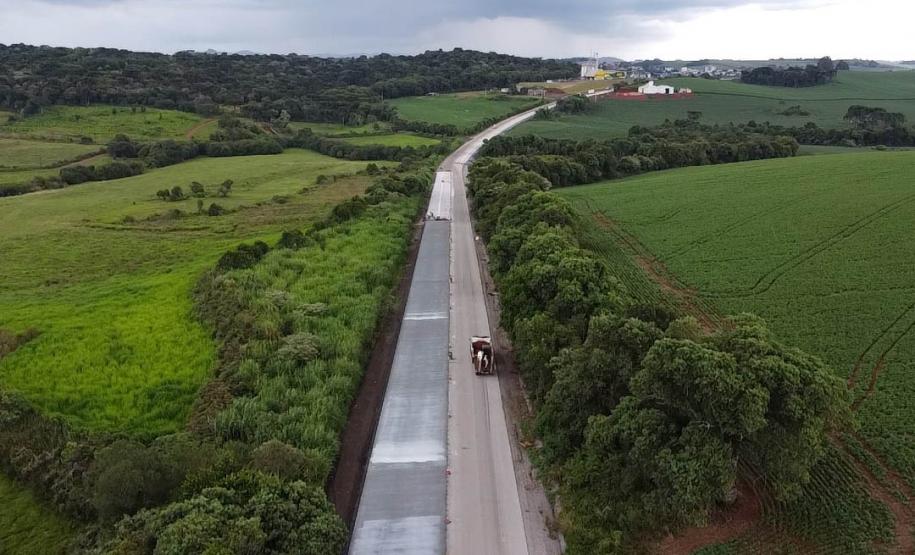 Obras na pista de concreto da PRC-280