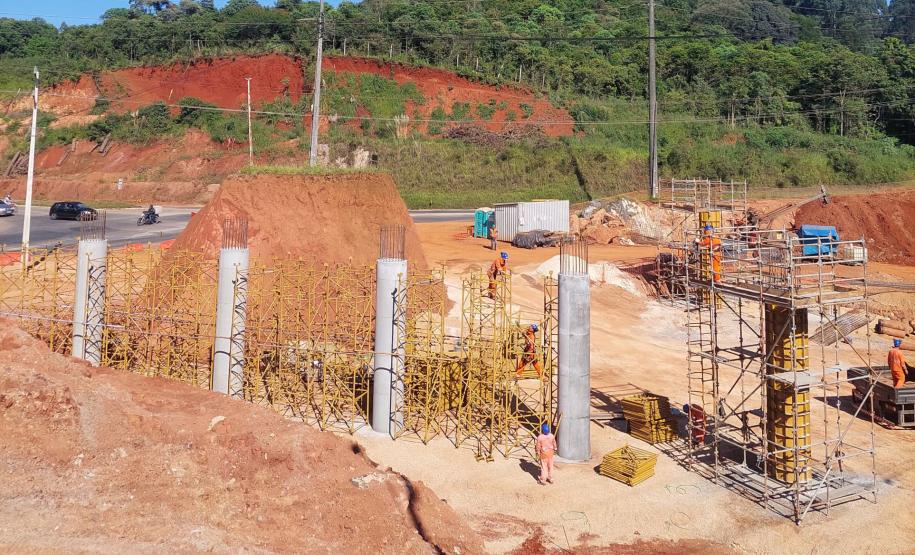 Obras de duplicação em concreto da Rodovia dos Minérios