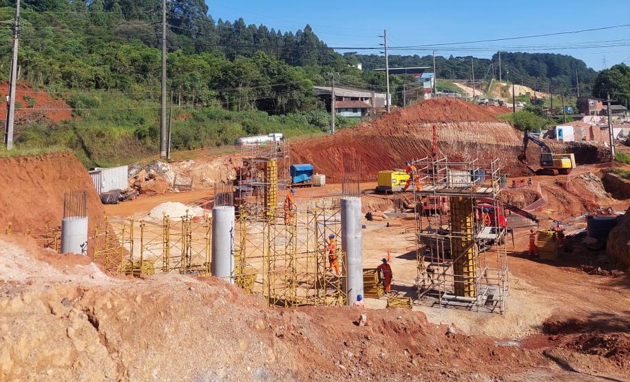 Obras de duplicação em concreto da Rodovia dos Minérios