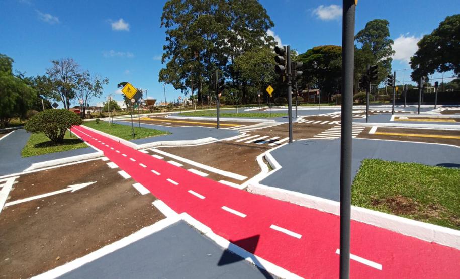rua da Escola de Trânsito do DER/PR