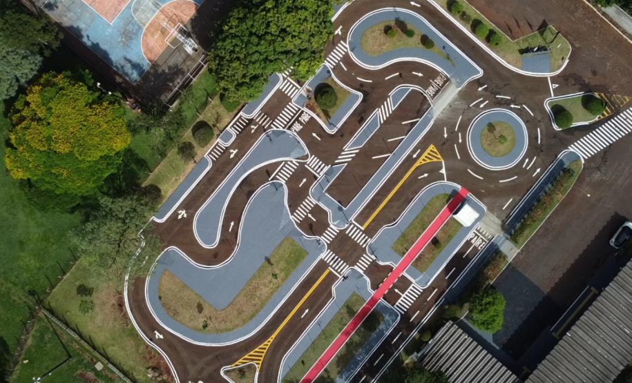 rua da Escola de Trânsito do DER/PR em Cascavel vista de cima