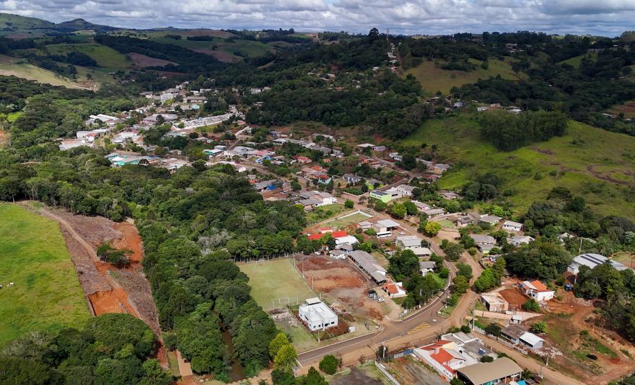 vista aérea da pavimentação da PR-239