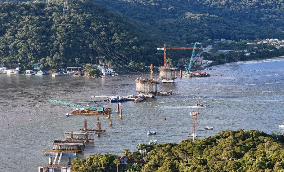 vista aerea da obra da ponte