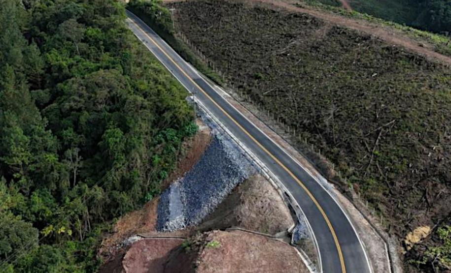 Obra emergencial em rodovia de Rio Branco do Sul