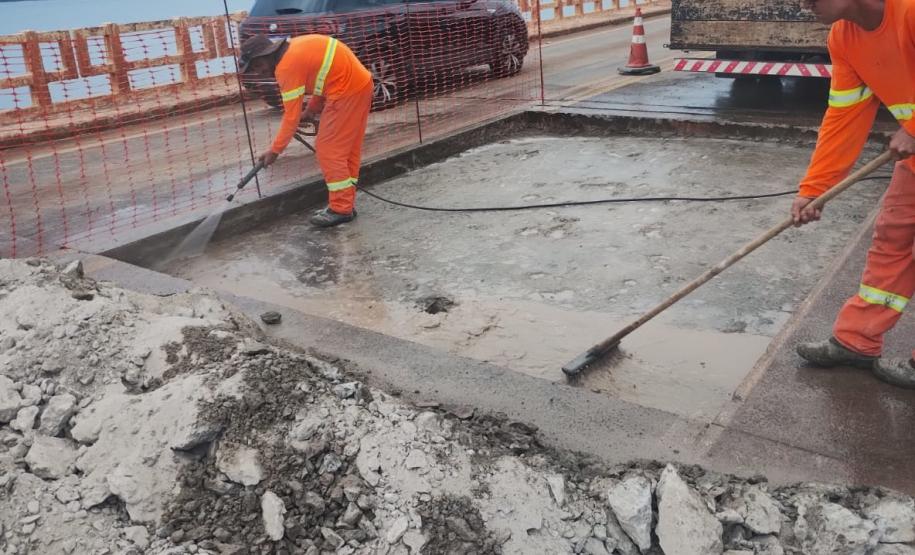 Obras na ponte entre Sertaneja e o município paulista de Assis