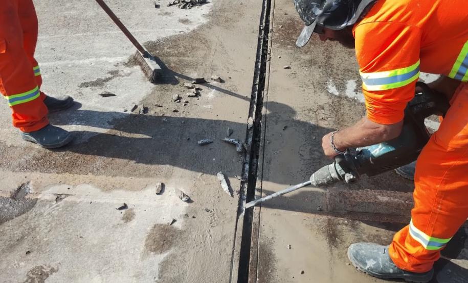 Obras na ponte entre Sertaneja e o município paulista de Assis