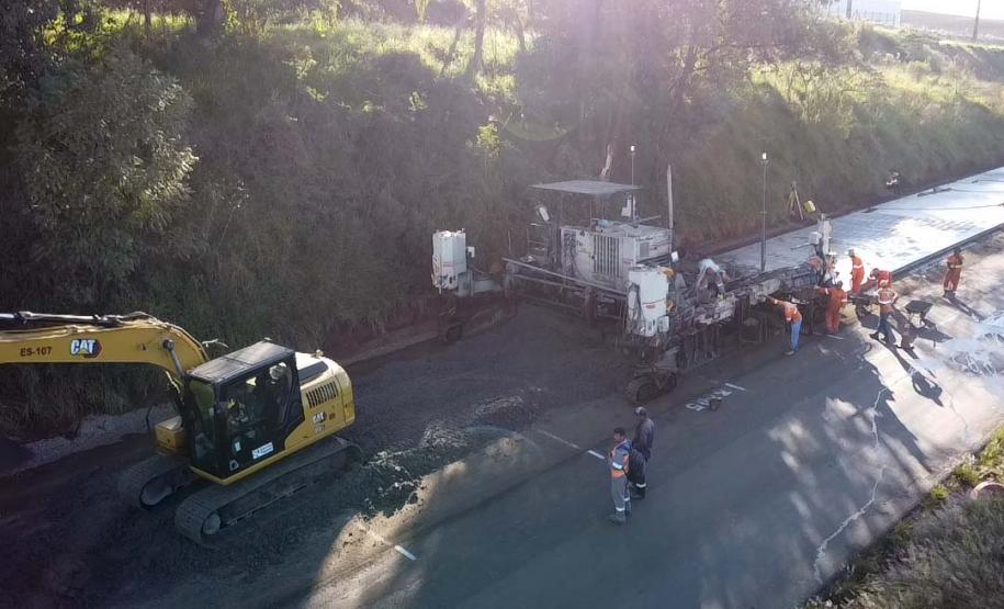 Obras da rodovia de concreto no Sudoeste