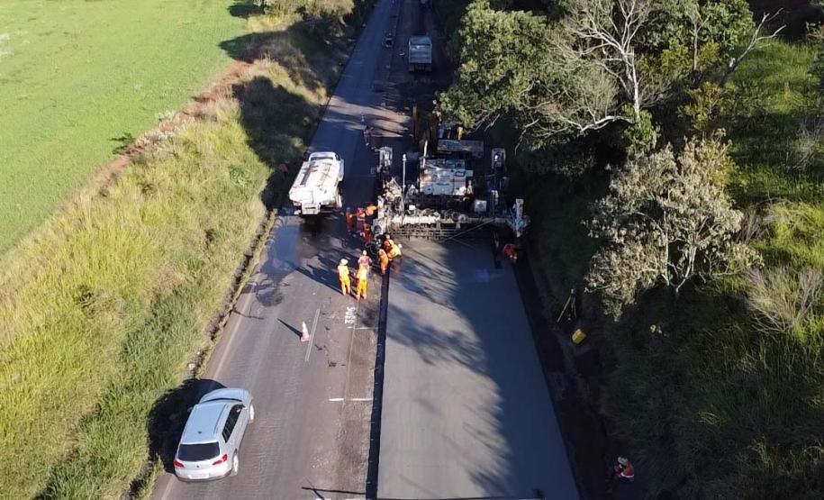 Obras da rodovia de concreto no Sudoeste