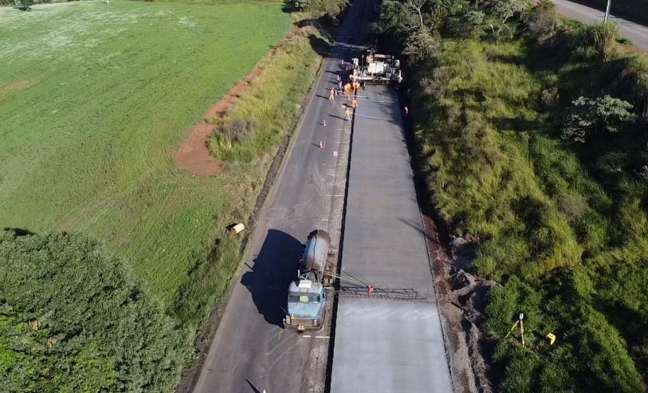 Obras da rodovia de concreto no Sudoeste