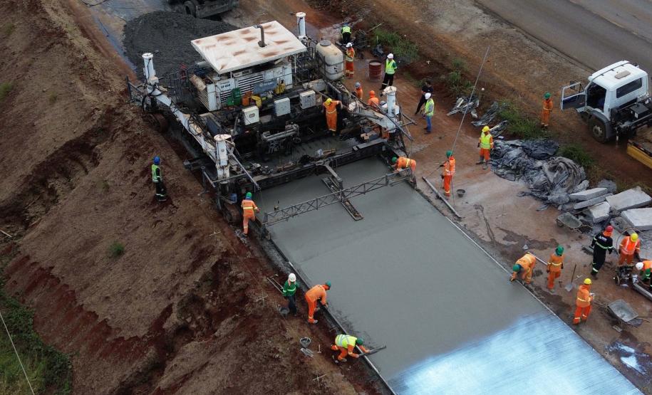 Obras de duplicação em concreto da PRC-466