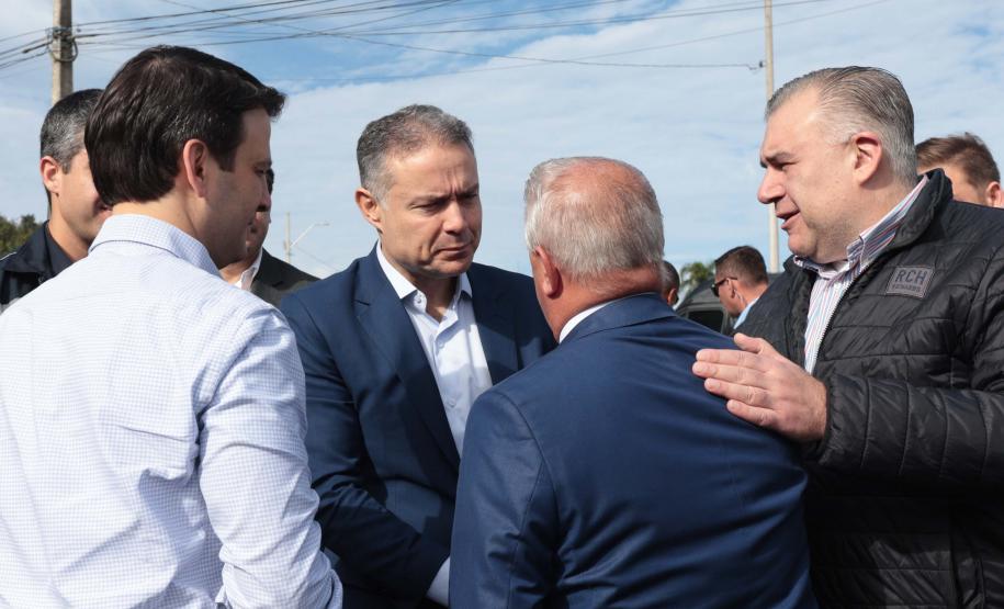 O governador Carlos Massa Ratinho Junior e o ministro dos Transportes, Renan Filho, participam nesta quarta-feira (18) do anúncio do início da duplicação do Contorno Norte de Curitiba.