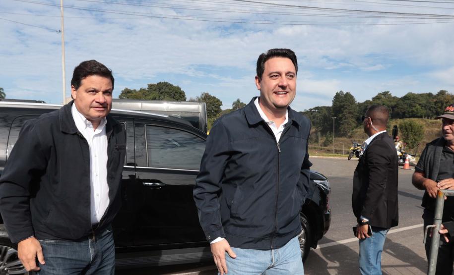 O governador Carlos Massa Ratinho Junior e o ministro dos Transportes, Renan Filho, participam nesta quarta-feira (18) do anúncio do início da duplicação do Contorno Norte de Curitiba.