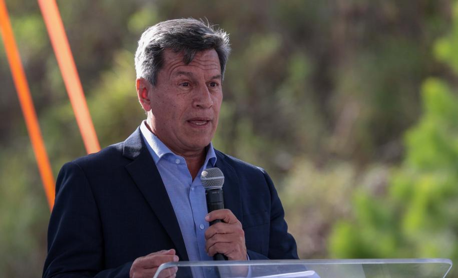 O governador Carlos Massa Ratinho Junior e o ministro dos Transportes, Renan Filho, participam nesta quarta-feira (18) do anúncio do início da duplicação do Contorno Norte de Curitiba.