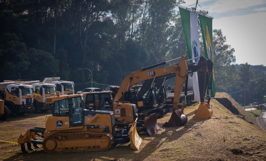 O governador Carlos Massa Ratinho Junior e o ministro dos Transportes, Renan Filho, participam nesta quarta-feira (18) do anúncio do início da duplicação do Contorno Norte de Curitiba.