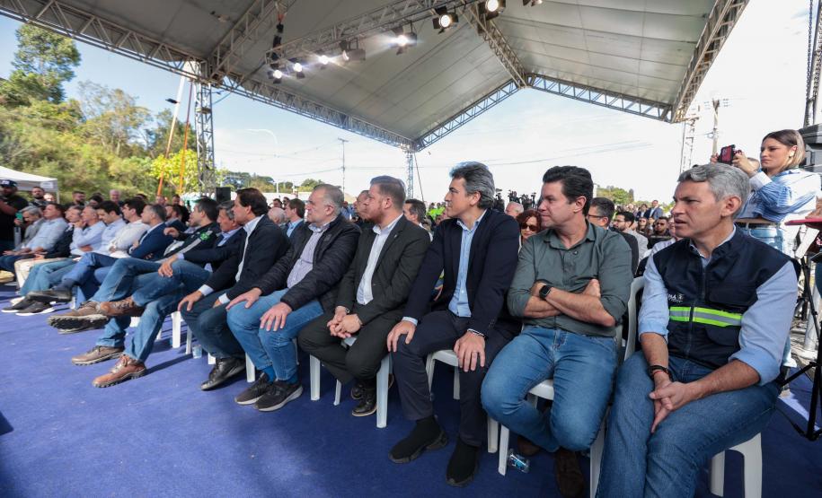 O governador Carlos Massa Ratinho Junior e o ministro dos Transportes, Renan Filho, participam nesta quarta-feira (18) do anúncio do início da duplicação do Contorno Norte de Curitiba.