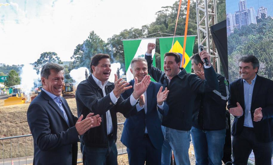 O governador Carlos Massa Ratinho Junior e o ministro dos Transportes, Renan Filho, participam nesta quarta-feira (18) do anúncio do início da duplicação do Contorno Norte de Curitiba.