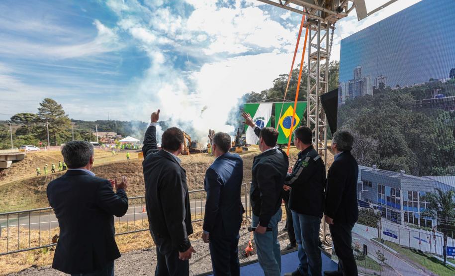 O governador Carlos Massa Ratinho Junior e o ministro dos Transportes, Renan Filho, participam nesta quarta-feira (18) do anúncio do início da duplicação do Contorno Norte de Curitiba.
