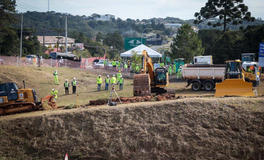 O governador Carlos Massa Ratinho Junior e o ministro dos Transportes, Renan Filho, participam nesta quarta-feira (18) do anúncio do início da duplicação do Contorno Norte de Curitiba.