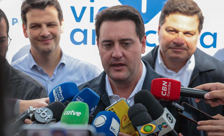 O governador Carlos Massa Ratinho Junior e o ministro dos Transportes, Renan Filho, participam nesta quarta-feira (18) do anúncio do início da duplicação do Contorno Norte de Curitiba.