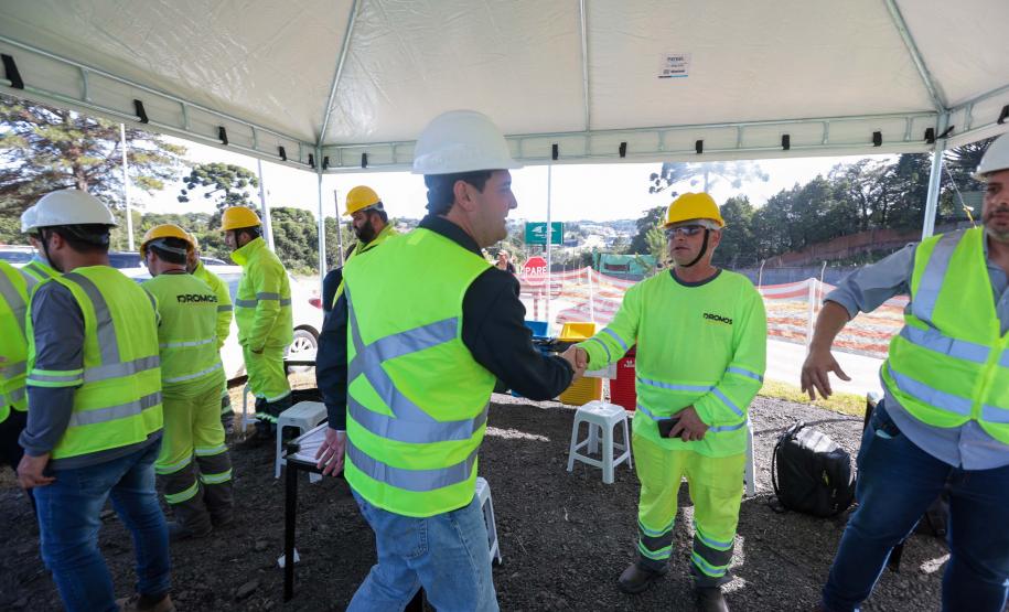 O governador Carlos Massa Ratinho Junior e o ministro dos Transportes, Renan Filho, participam nesta quarta-feira (18) do anúncio do início da duplicação do Contorno Norte de Curitiba.