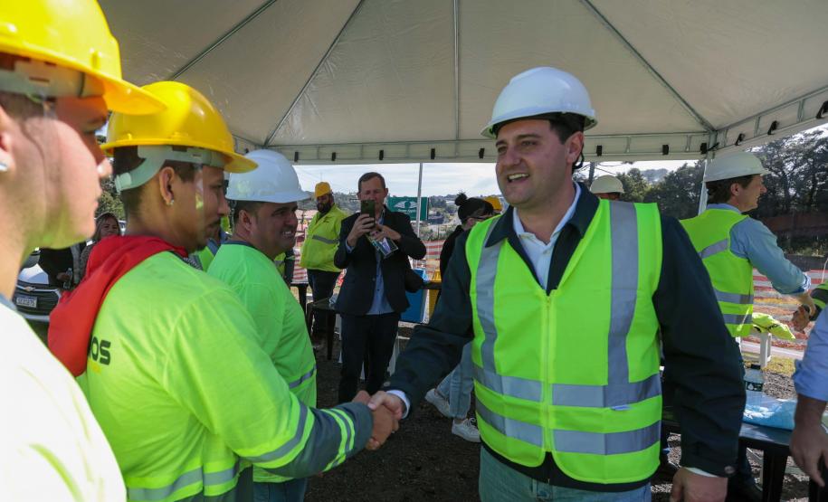 O governador Carlos Massa Ratinho Junior e o ministro dos Transportes, Renan Filho, participam nesta quarta-feira (18) do anúncio do início da duplicação do Contorno Norte de Curitiba.