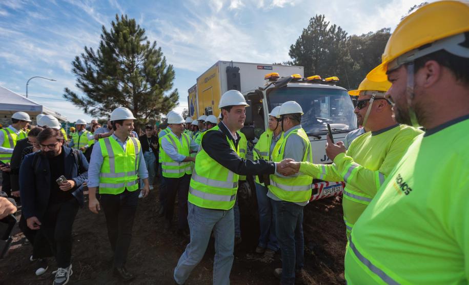 O governador Carlos Massa Ratinho Junior e o ministro dos Transportes, Renan Filho, participam nesta quarta-feira (18) do anúncio do início da duplicação do Contorno Norte de Curitiba.