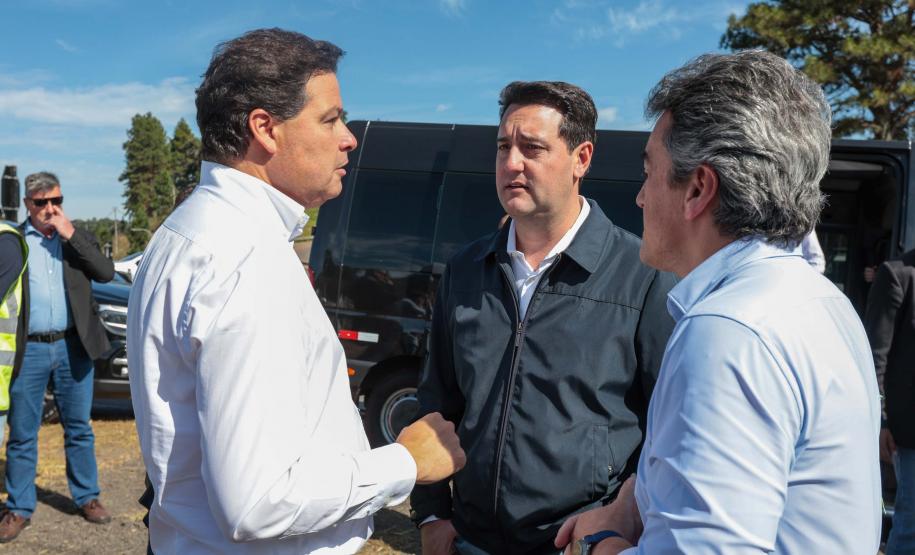 O governador Carlos Massa Ratinho Junior e o ministro dos Transportes, Renan Filho, participam nesta quarta-feira (18) do anúncio do início da duplicação do Contorno Norte de Curitiba.