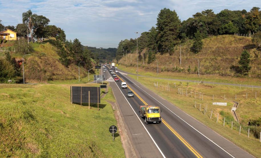 O governador Carlos Massa Ratinho Junior e o ministro dos Transportes, Renan Filho, participam nesta quarta-feira (18) do anúncio do início da duplicação do Contorno Norte de Curitiba.
