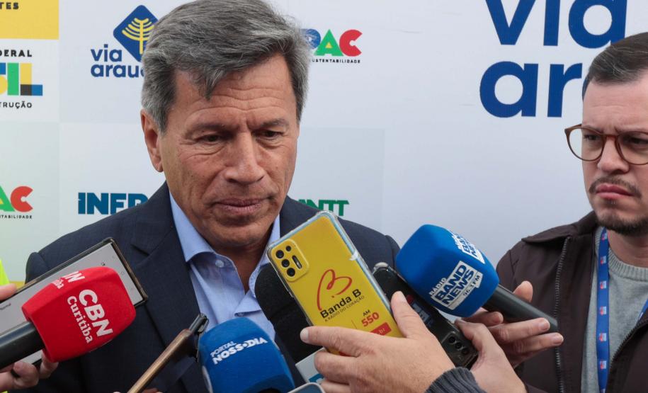 O governador Carlos Massa Ratinho Junior e o ministro dos Transportes, Renan Filho, participam nesta quarta-feira (18) do anúncio do início da duplicação do Contorno Norte de Curitiba.