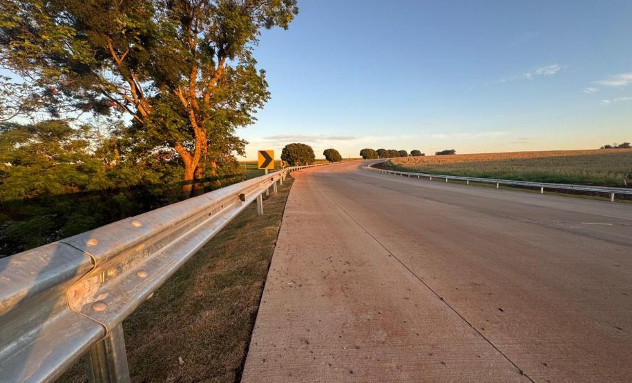 Pavimentação em concreto da PR-180 entre Goioerê e Quarto Centenário