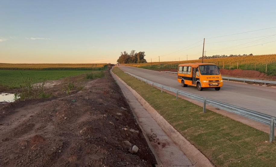 Pavimentação em concreto da PR-180 entre Goioerê e Quarto Centenário