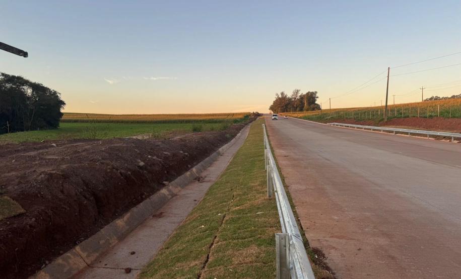 Pavimentação em concreto da PR-180 entre Goioerê e Quarto Centenário
