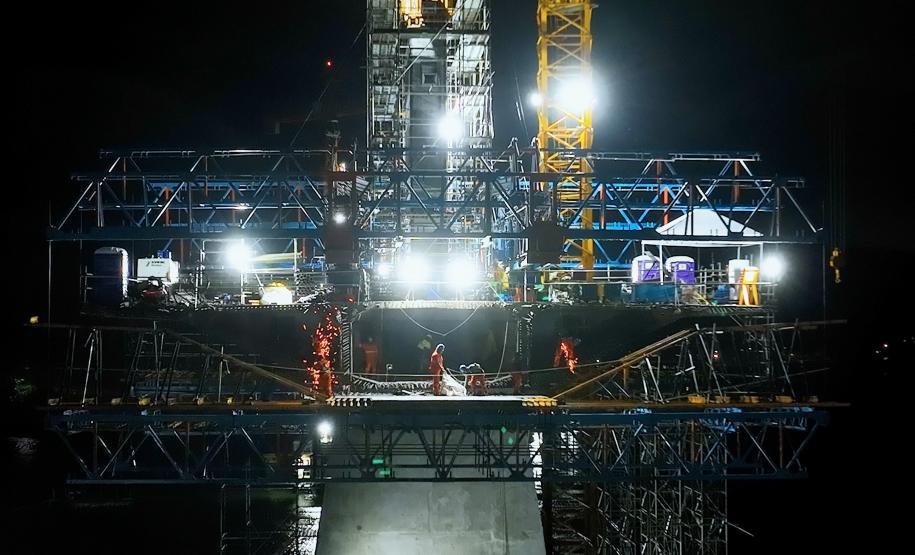 Obras noturnas na Ponte de Guaratuba