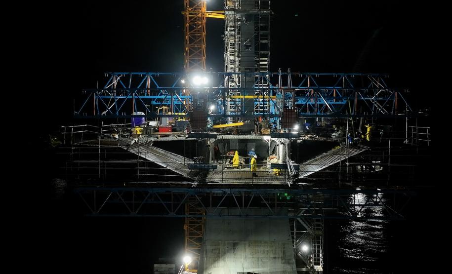 Obras noturnas na Ponte de Guaratuba