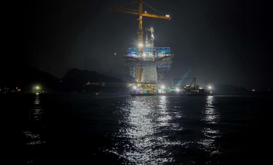 Obras noturnas na Ponte de Guaratuba